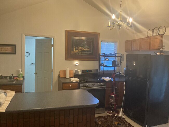 Foto del edificio - 5921 Crepe Myrtle Ct