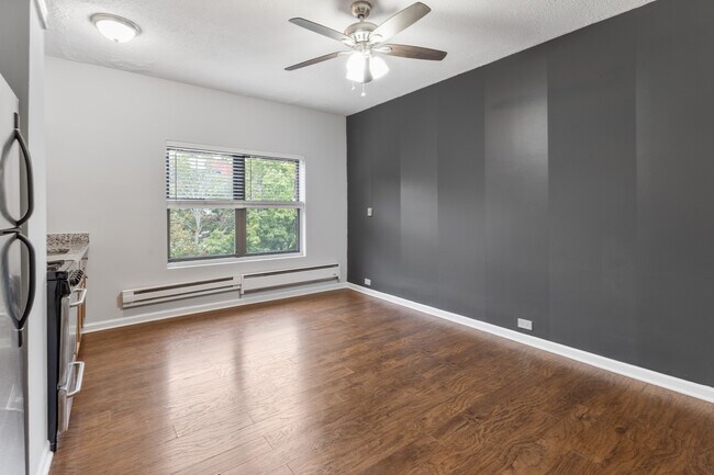 Foto del edificio - 4555 Malden St