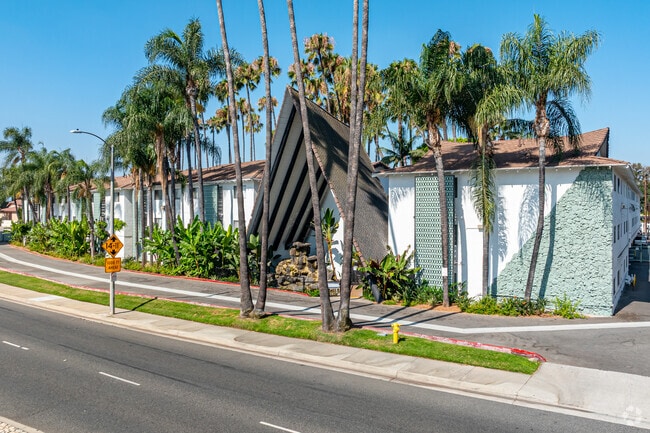 Building Photo - Oasis Apartments