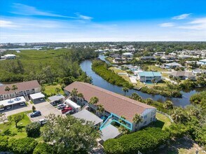 Building Photo - 841 Waterside Dr