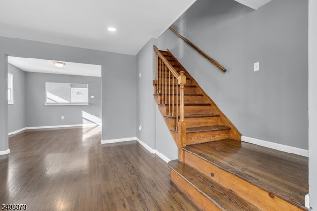 Building Photo - 415 Highland Pl