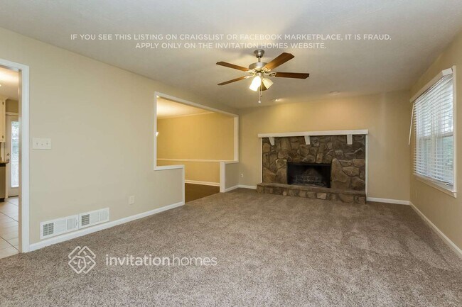 Foto del edificio - 325 Hill Crest Cir