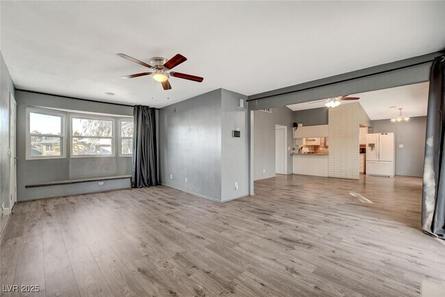 Foto del edificio - 6223 W Foothill Blvd