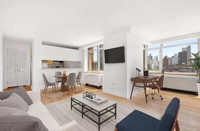 Building Photo - Open-Concept Living in a Prime Location