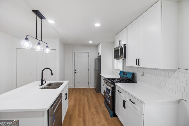 Foto del edificio - 2148 Green Forrest Dr