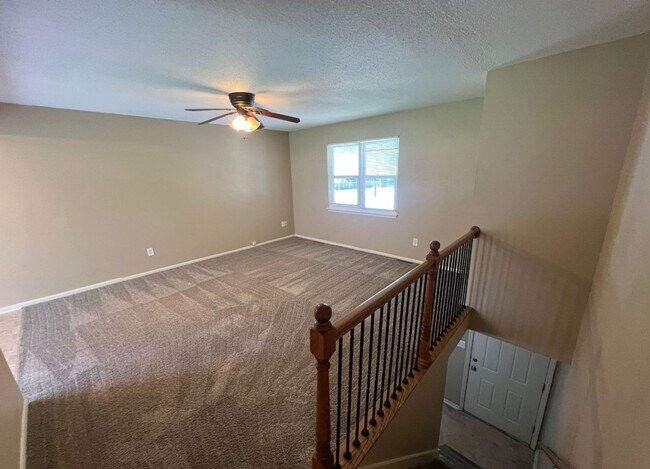 Foto del edificio - Spacious Split Level Duplex in Lee’s Summit!