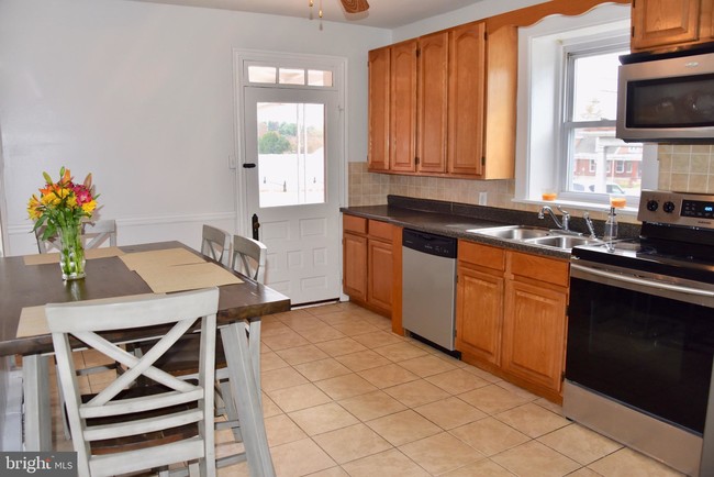 Building Photo - 3 bedroom in Robesonia PA 19551