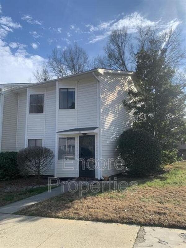 Building Photo - 1411 Foxwood Dr