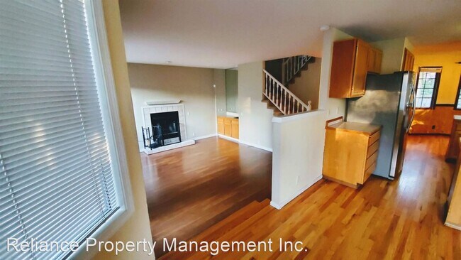 Building Photo - 3 br, 2.5 bath House - 130 Kingsgate Road