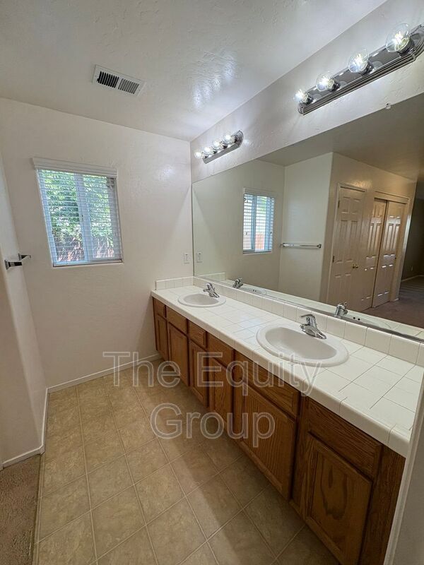 Foto del edificio - 2844 W Payson Ct