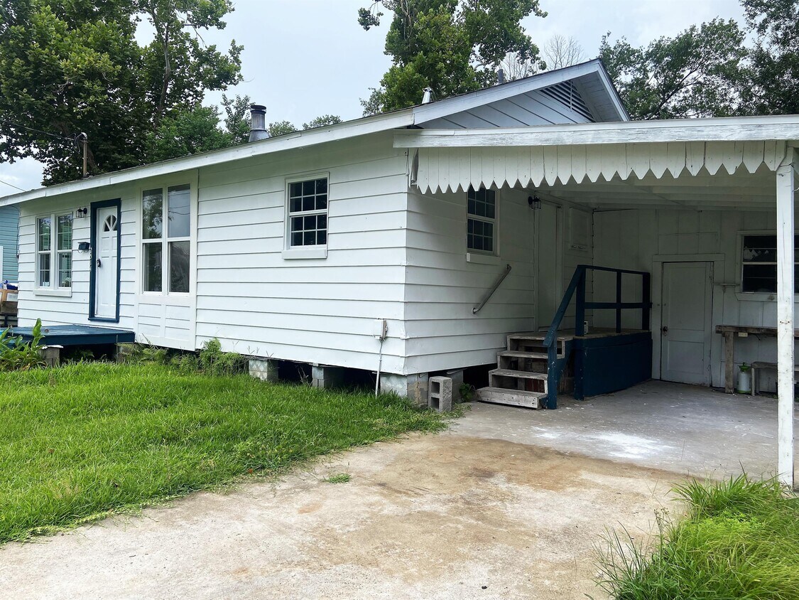 2514 Hazel St, Lake Charles, LA 70601 House for Rent in Lake Charles