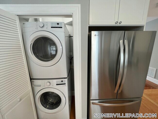 Building Photo - 33 Hancock St