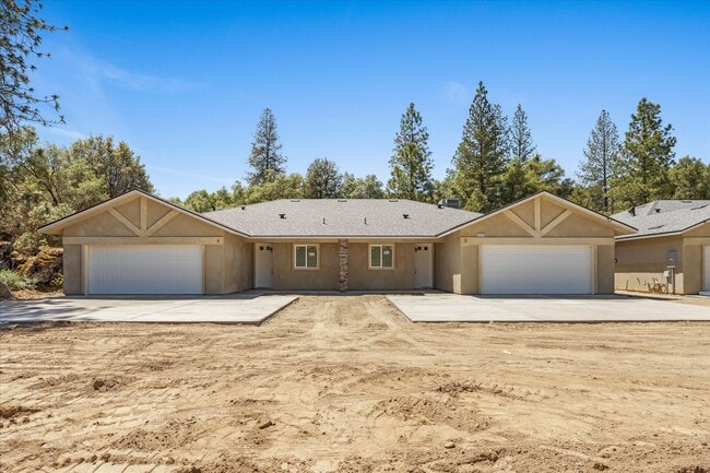Building Photo - 40468 Bollinger Pl