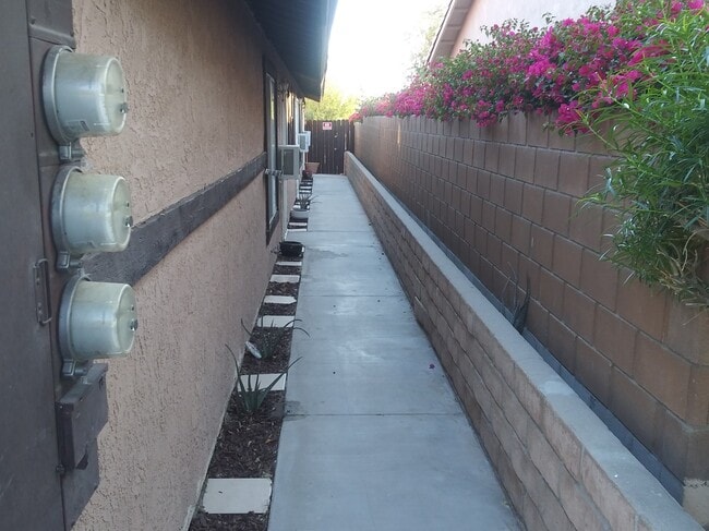 Building Photo - 66555 Buena Vista Ave