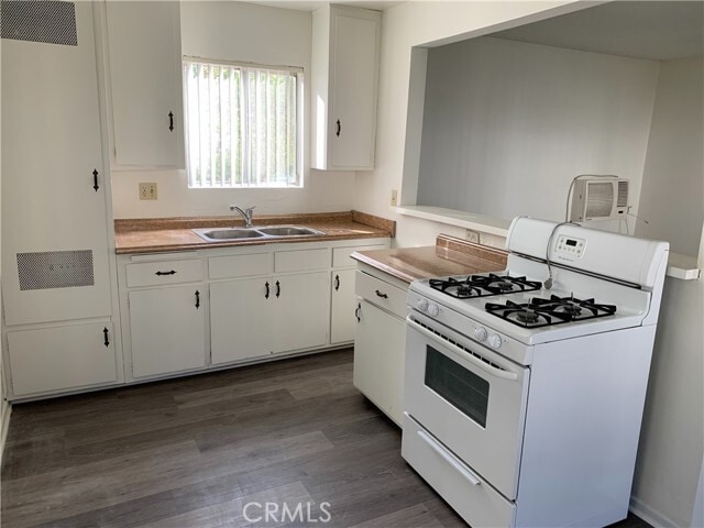 Building Photo - 404 S 5th Ave