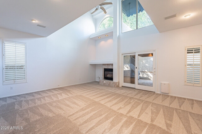 Building Photo - 7240 N Dreamy Draw Dr