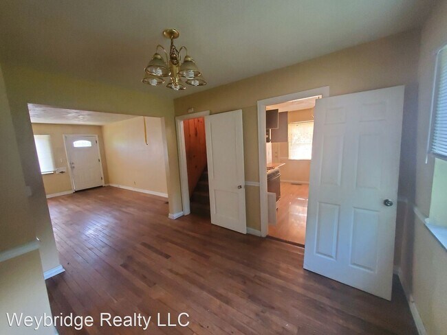 Building Photo - 3 br, 1 bath House - 1529 W. Galbraith Road