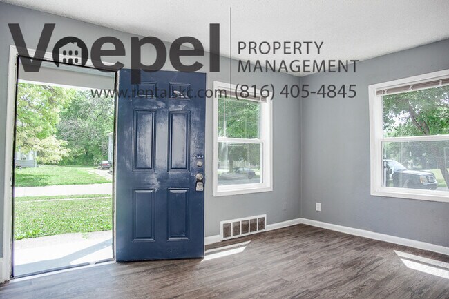 Building Photo - 2 Bedroom 1 Bath Remodeled Duplex
