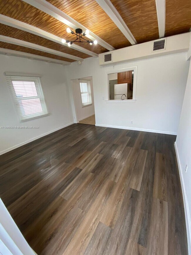 Foto del edificio - 5941 W Park Rd