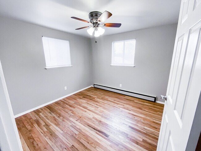 Building Photo - 1122 Catalpa Cir