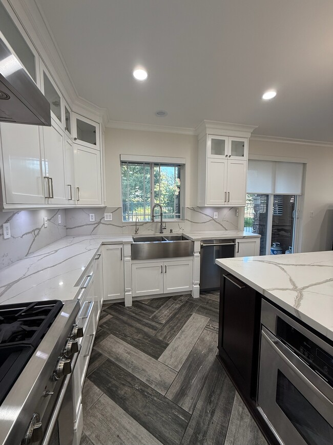 Building Photo - 16707 Nicklaus Dr
