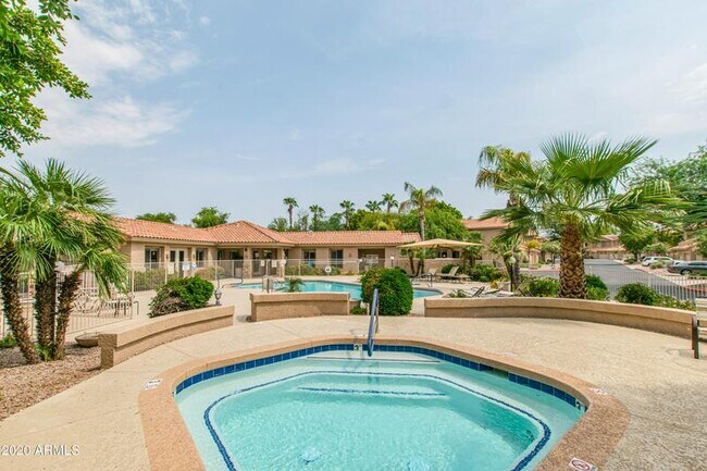 Foto del edificio - 5450 E McLellan Rd