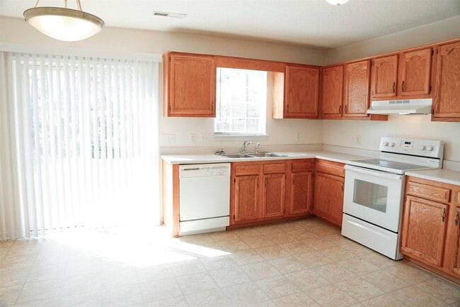 Foto del edificio - 121 W Ivybridge Dr
