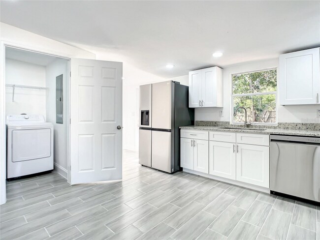 Foto del edificio - 560 Fairmount Rd