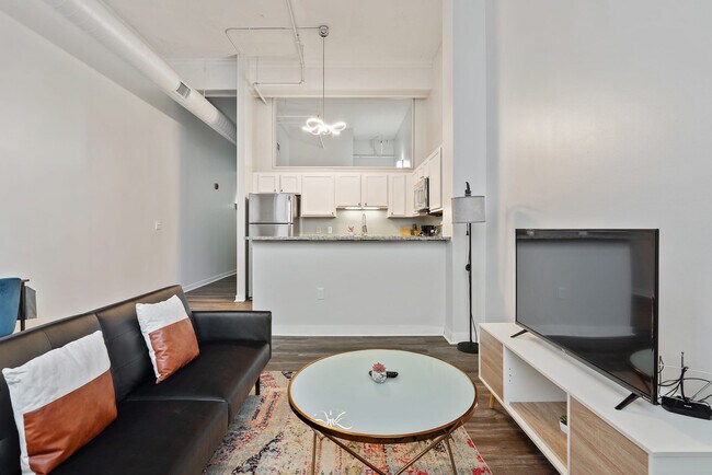 Building Photo - 125 W Market St