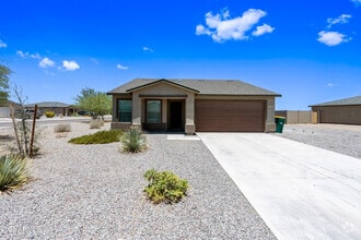 Building Photo - 211 Azteca Dr