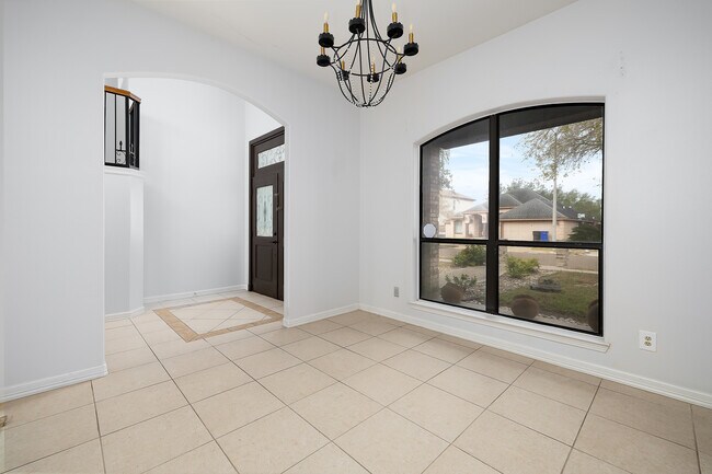 Foto del edificio - 4717 Ebony Ave