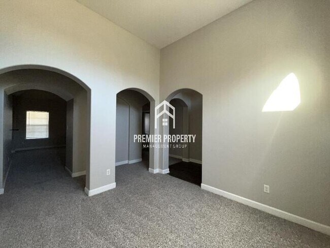 Foto del edificio - 1693 Brimhill Ln