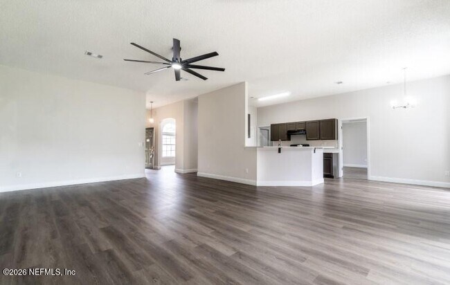 Foto del edificio - 557 Grand Parke Dr