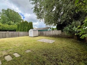 Building Photo - 5232-201A 201A St