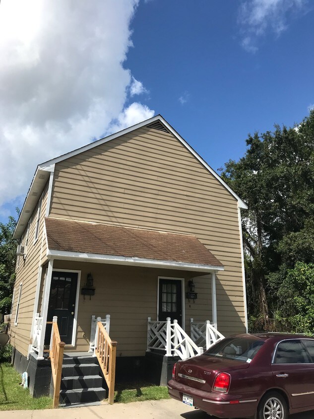 Primary Photo - 1 Poinsett St