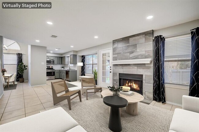 Foto del edificio - 12801 Steeple-Chase Dr