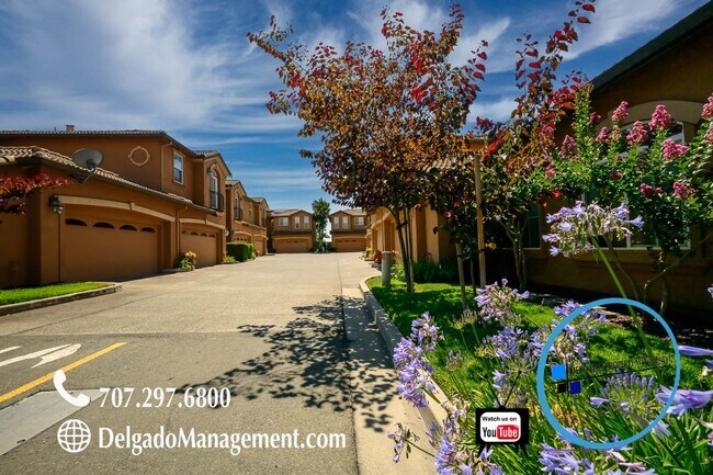 Foto del edificio - Beautiful gated Tiara 3 bedroom condo