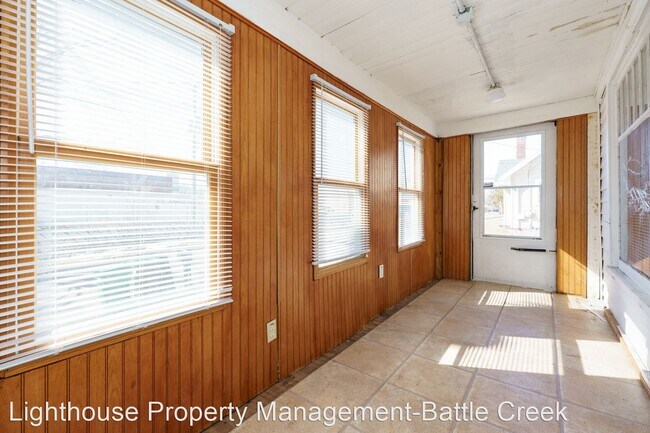 Building Photo - 2 br, 1 bath House - 11 Stayman