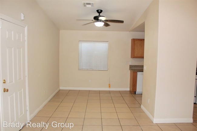 Building Photo - 4 br, 2 bath House - 1945 Simmons Street