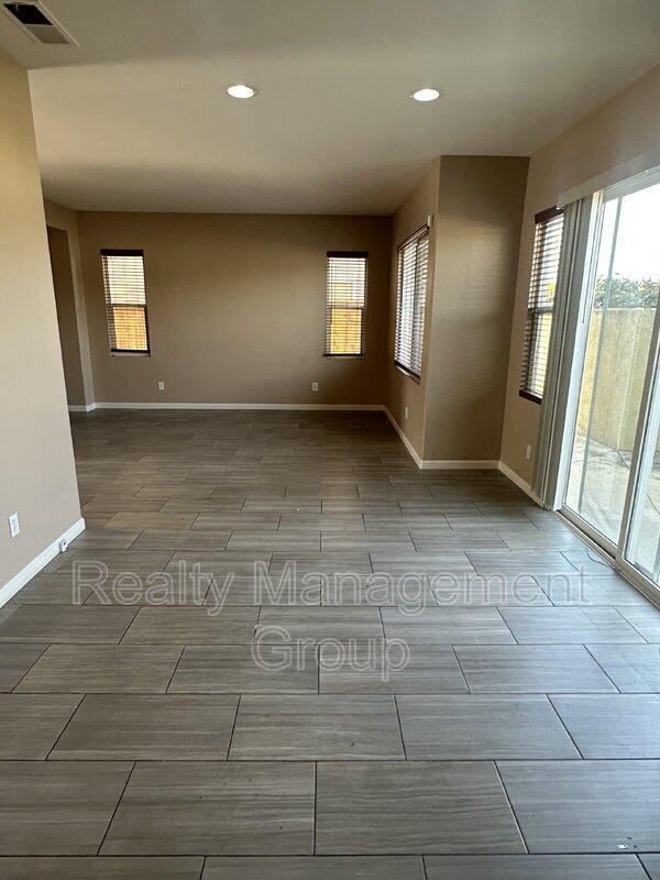 Foto del edificio - 2303 Wisteria Way