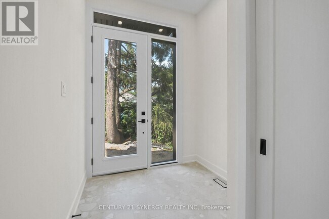 Building Photo - 83 Boyce Ave