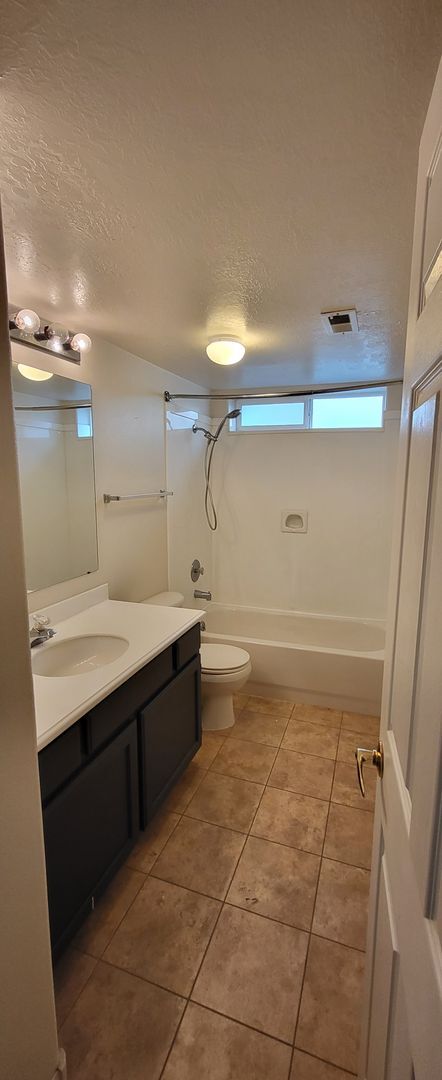 Building Photo - MOVE IN SPECIAL $500 OFF FIRST MONTHS RENT...