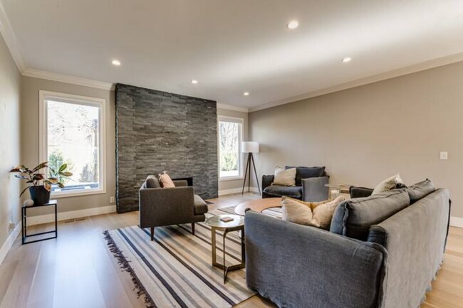 Foto del edificio - 3375 Bardell Ave