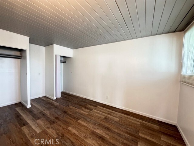 Foto del edificio - 10539 Paramount Blvd