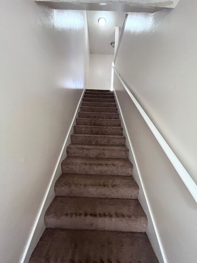 Foto del edificio - Crestview Townhouse