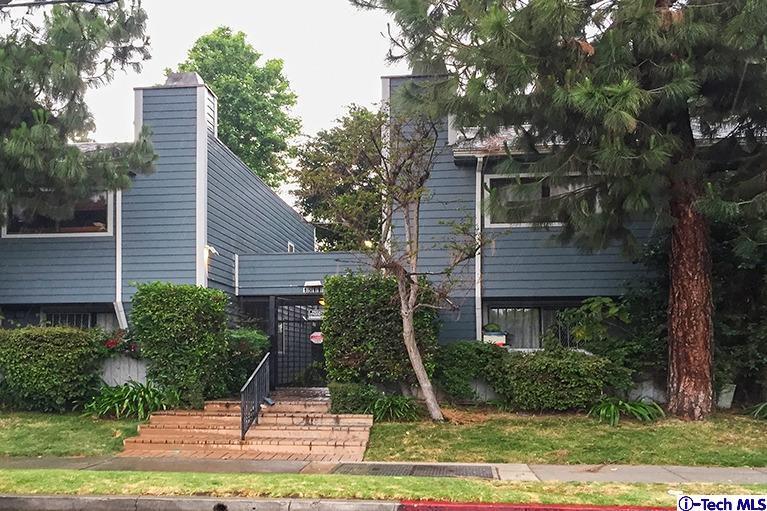 Primary Photo - 15113 Saticoy St