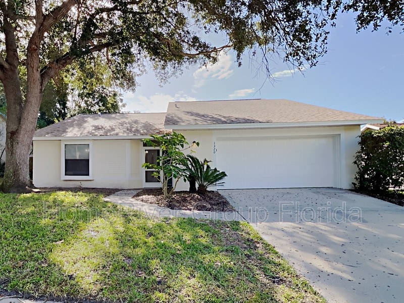 Primary Photo - 1320 Noell Blvd