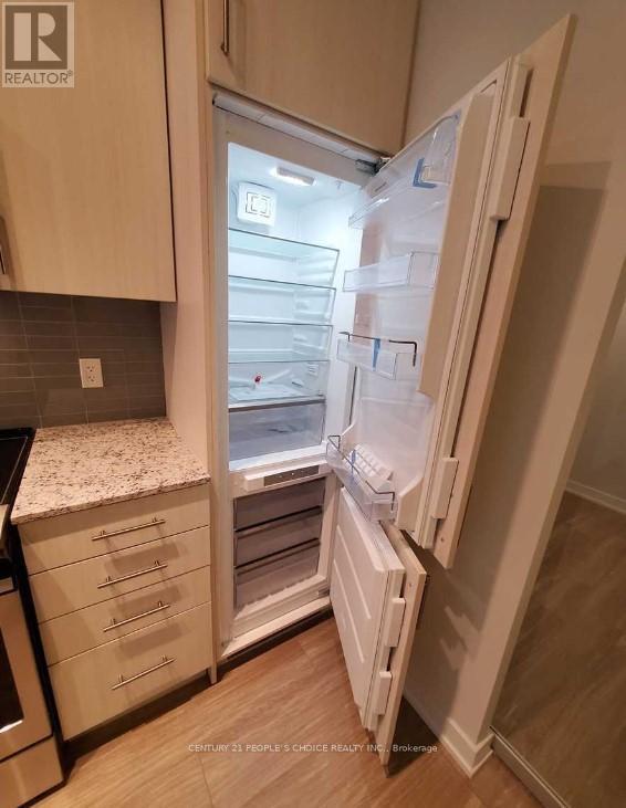 Photo du bâtiment - 4055-4055 Parkside Village Dr