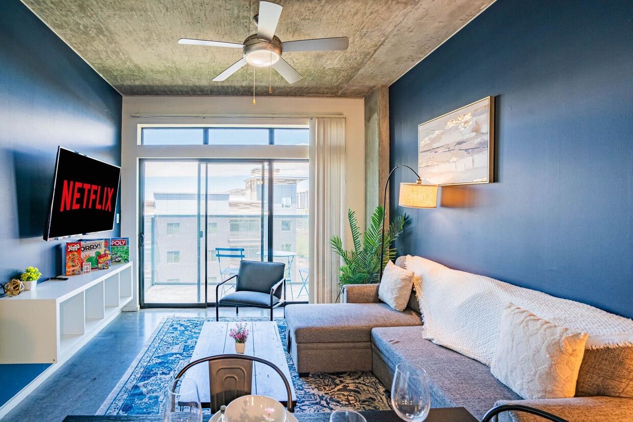 Foto principal - 333 E Roosevelt St