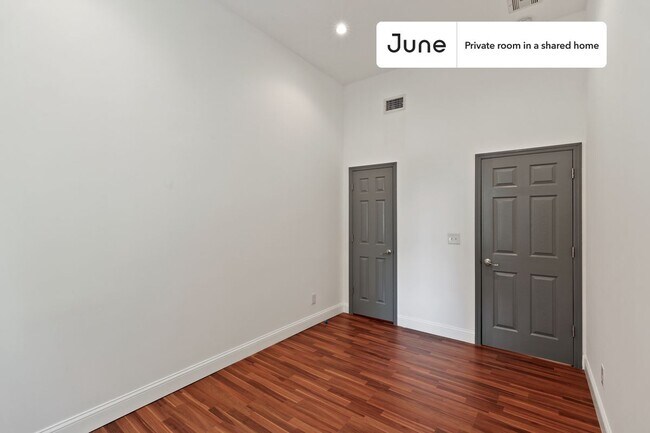 Foto del edificio - Room in Shared 4 bed/1 bath home